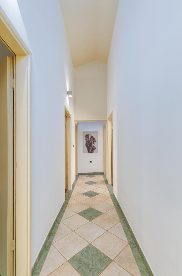 Villa Ostone Pula Exterior photo